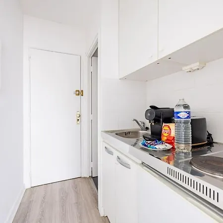 Renove 2 Pers Republique Bastille 11 *